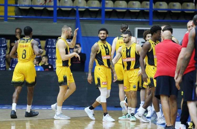 Νίκη με ασταμάτητο Χαμπ η Βασίλισσα