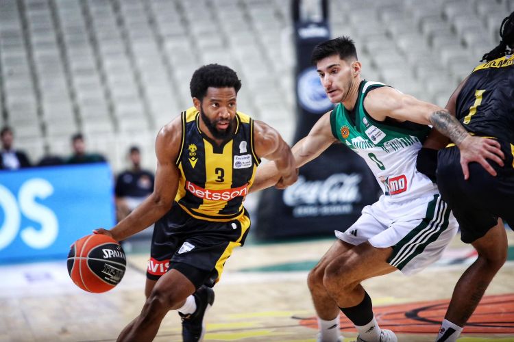 Στο training camp των Μινεσότα Τίμπεργουλβς ο Τσέισον Ραντλ