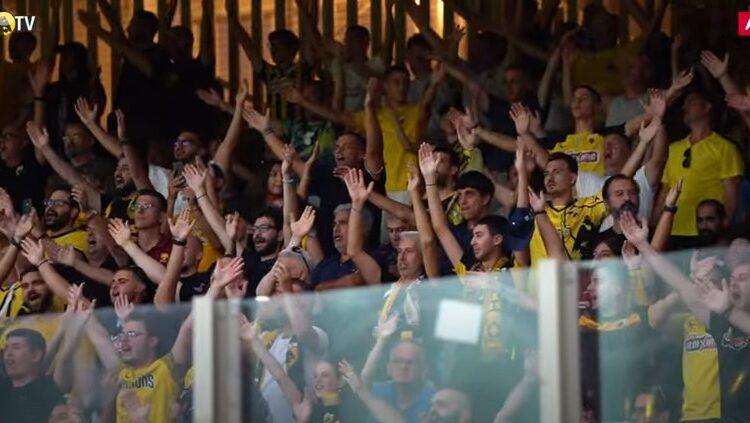 ΑΕΚ: Καταπληκτικό VIDEO με πρόταση γάμου έξω από την “OPAP Arena”